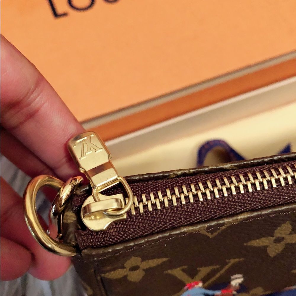 Authentic Louis Vuitton mini pochette. - Picture 6 of 8